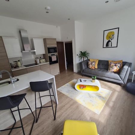 34 Cuppin Street - Luxury City Centre Apartment! チェスター エクステリア 写真
