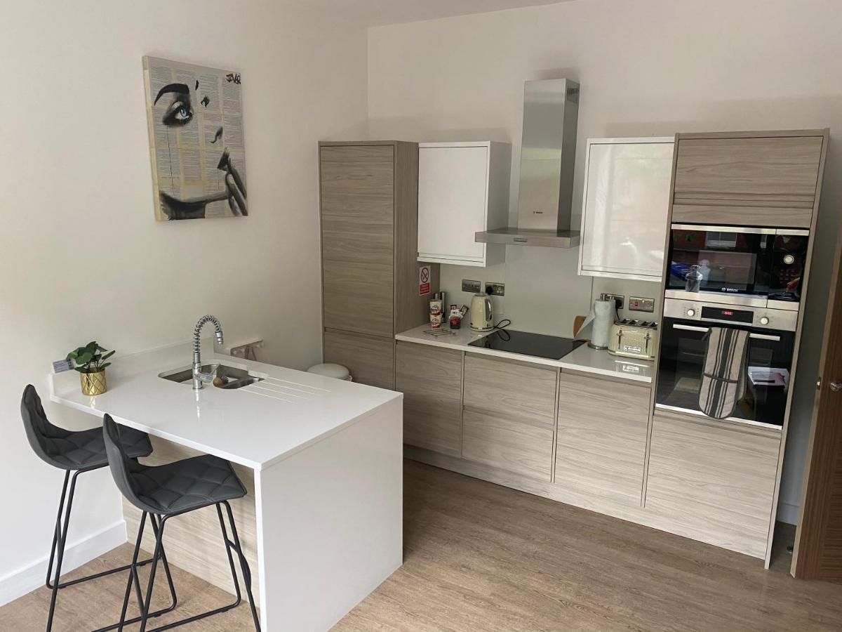 34 Cuppin Street - Luxury City Centre Apartment! チェスター エクステリア 写真