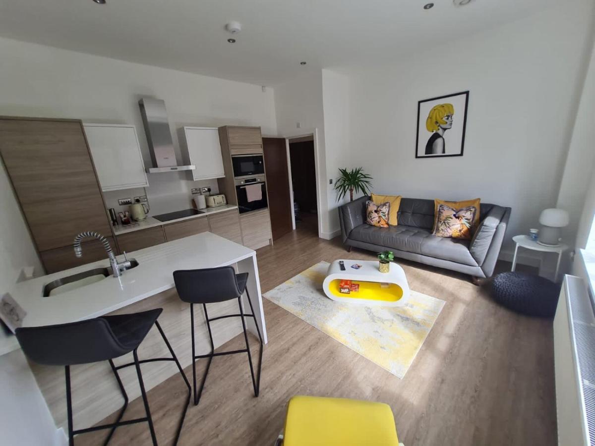 34 Cuppin Street - Luxury City Centre Apartment! チェスター エクステリア 写真