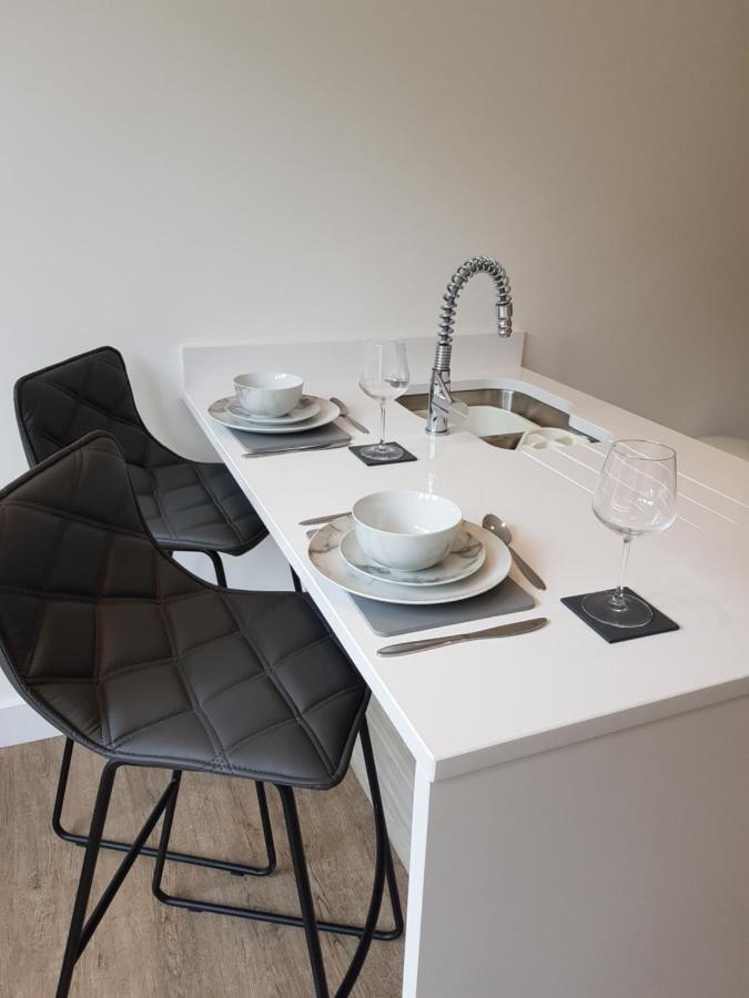 34 Cuppin Street - Luxury City Centre Apartment! チェスター エクステリア 写真